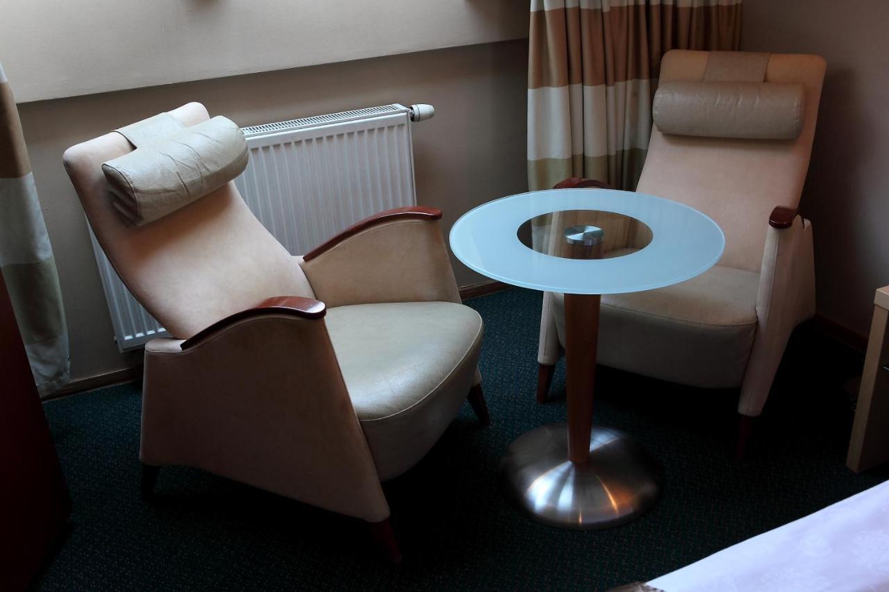 Katrina Aparthotel Ostrzeszów Εξωτερικό φωτογραφία