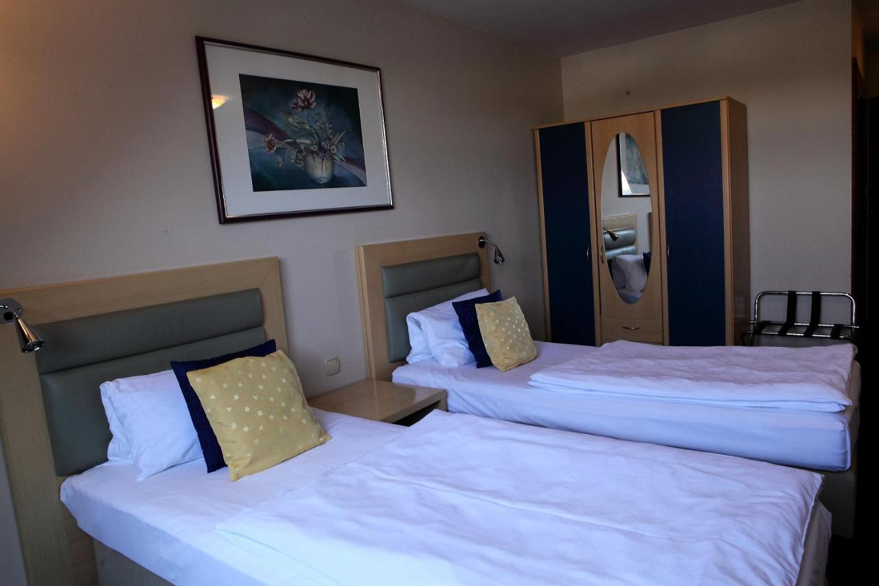 Katrina Aparthotel Ostrzeszów Εξωτερικό φωτογραφία
