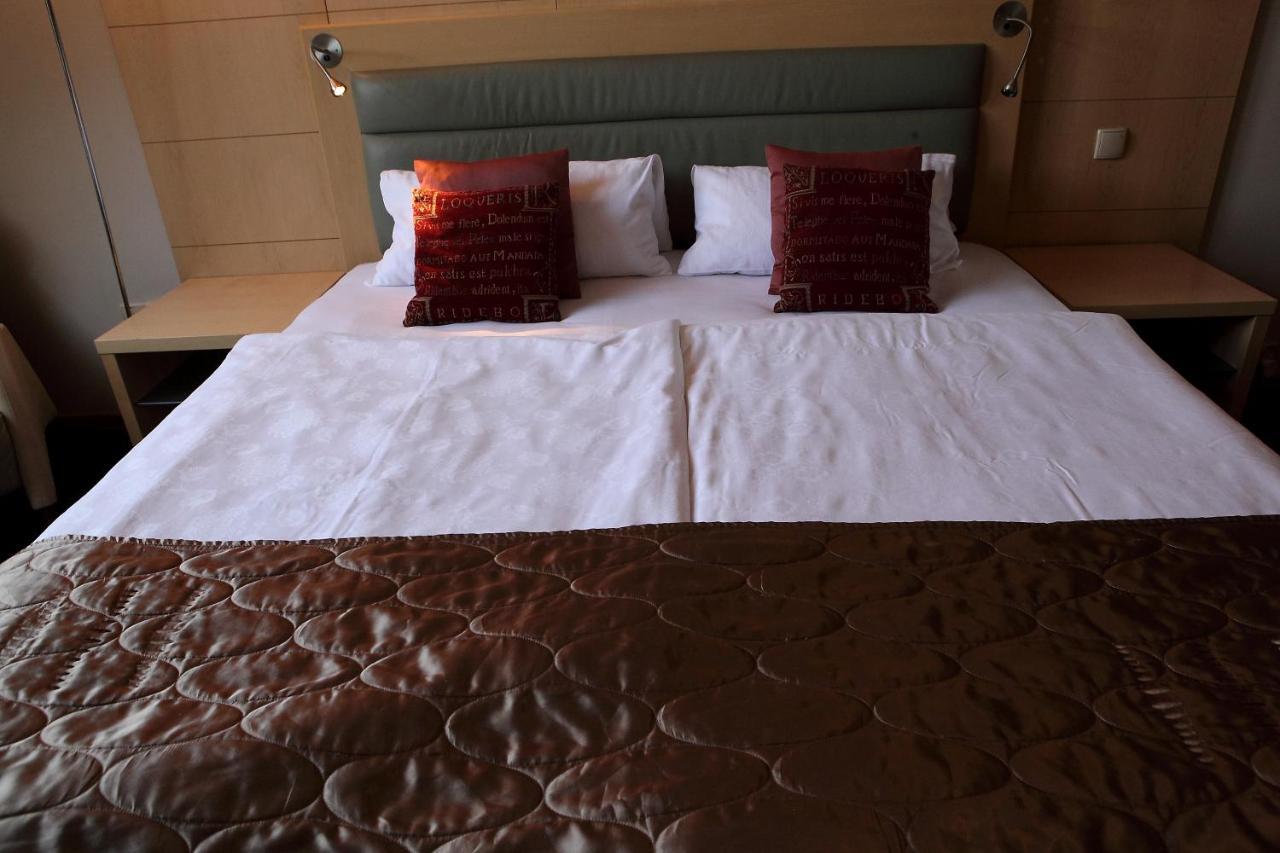 Katrina Aparthotel Ostrzeszów Εξωτερικό φωτογραφία