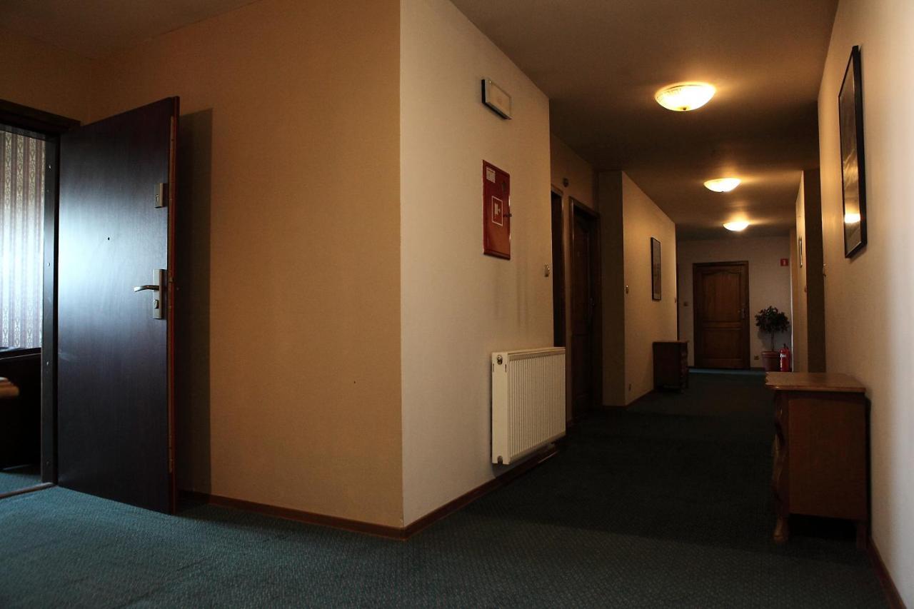 Katrina Aparthotel Ostrzeszów Εξωτερικό φωτογραφία