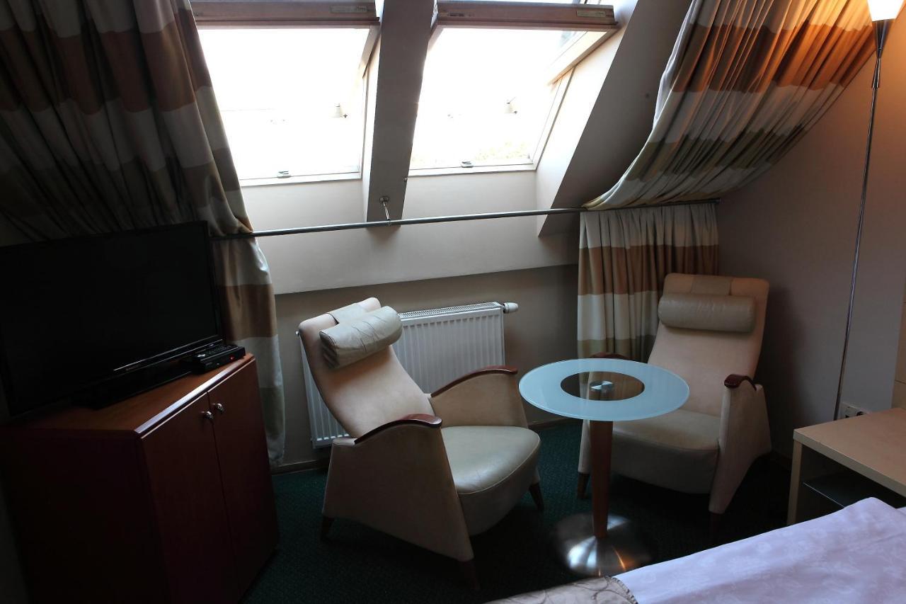 Katrina Aparthotel Ostrzeszów Εξωτερικό φωτογραφία