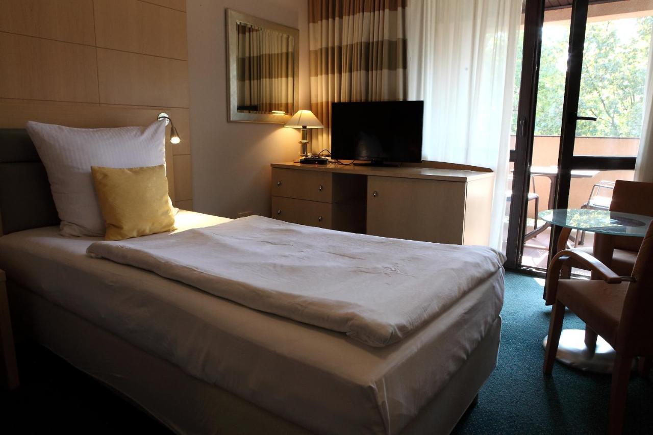 Katrina Aparthotel Ostrzeszów Εξωτερικό φωτογραφία