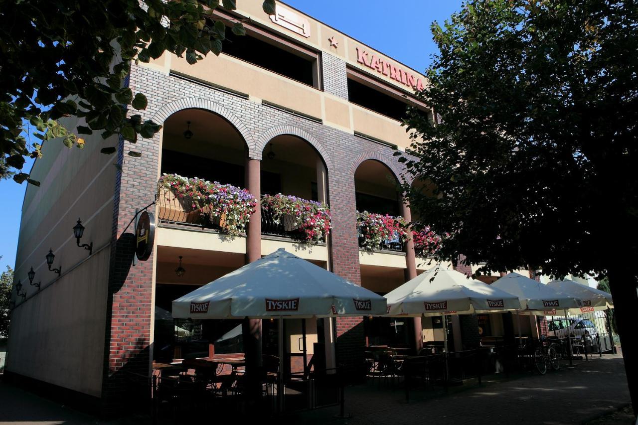 Katrina Aparthotel Ostrzeszów Εξωτερικό φωτογραφία